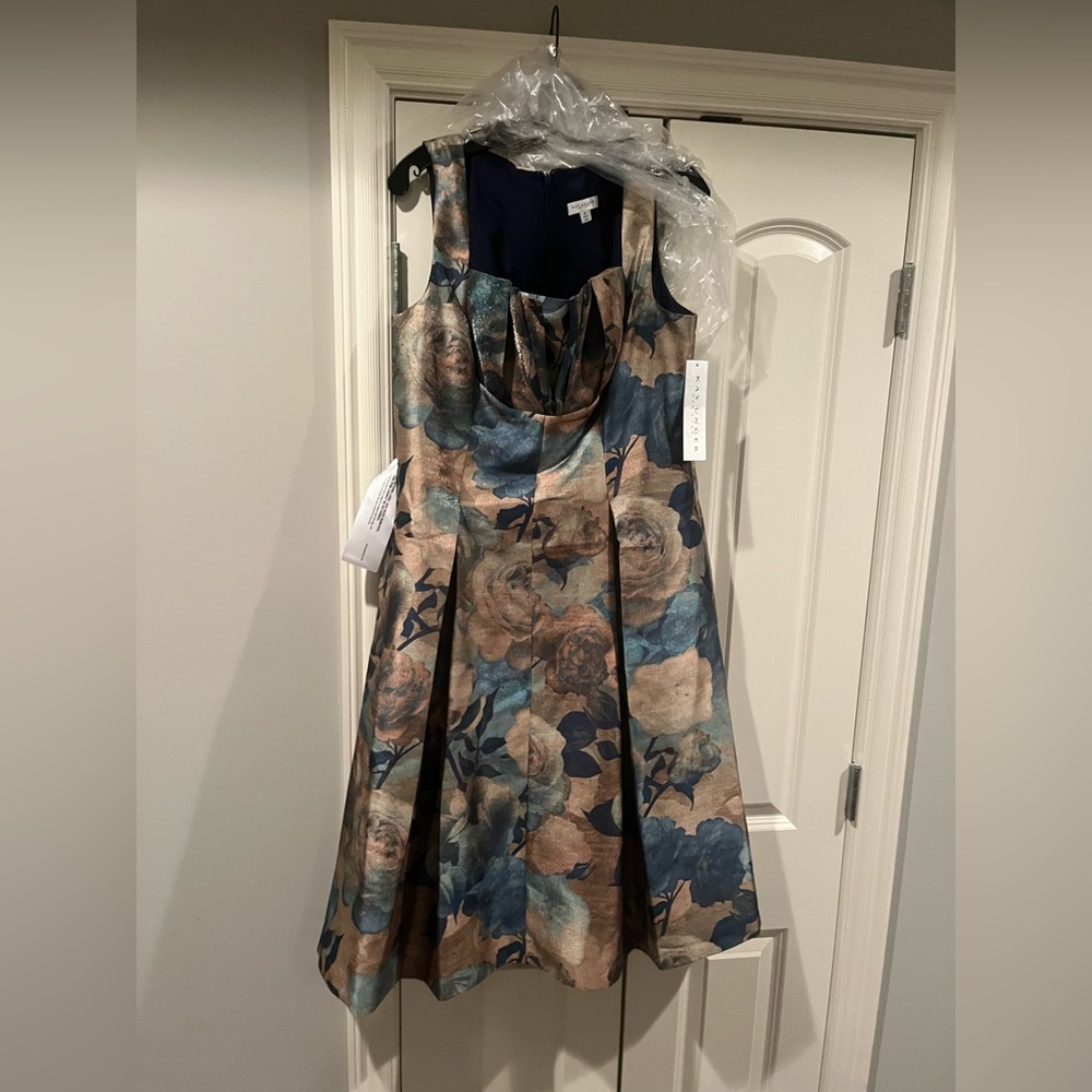 Kay Unger NWT Amira midi dress size 16 in gold multi